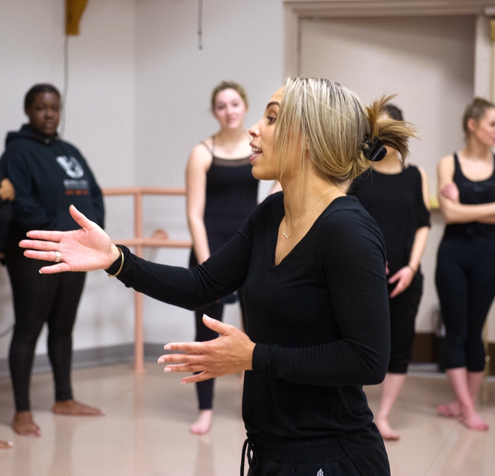 Naila Ansari teaching in the dance studio