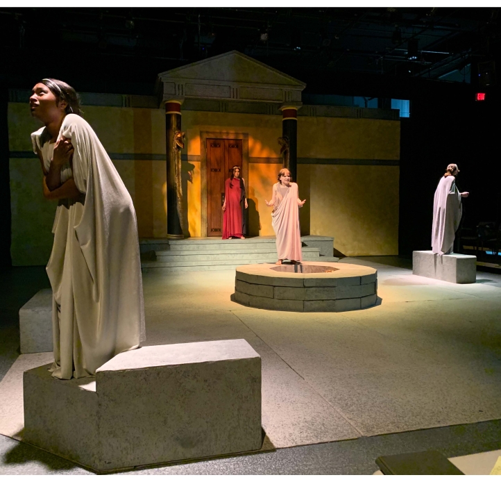 Medea set